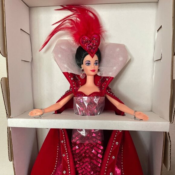 VINTAGE BARBIE QUEEN OF HEARTS BY BOB MACKIE 1994 NRFB COLLECTOR